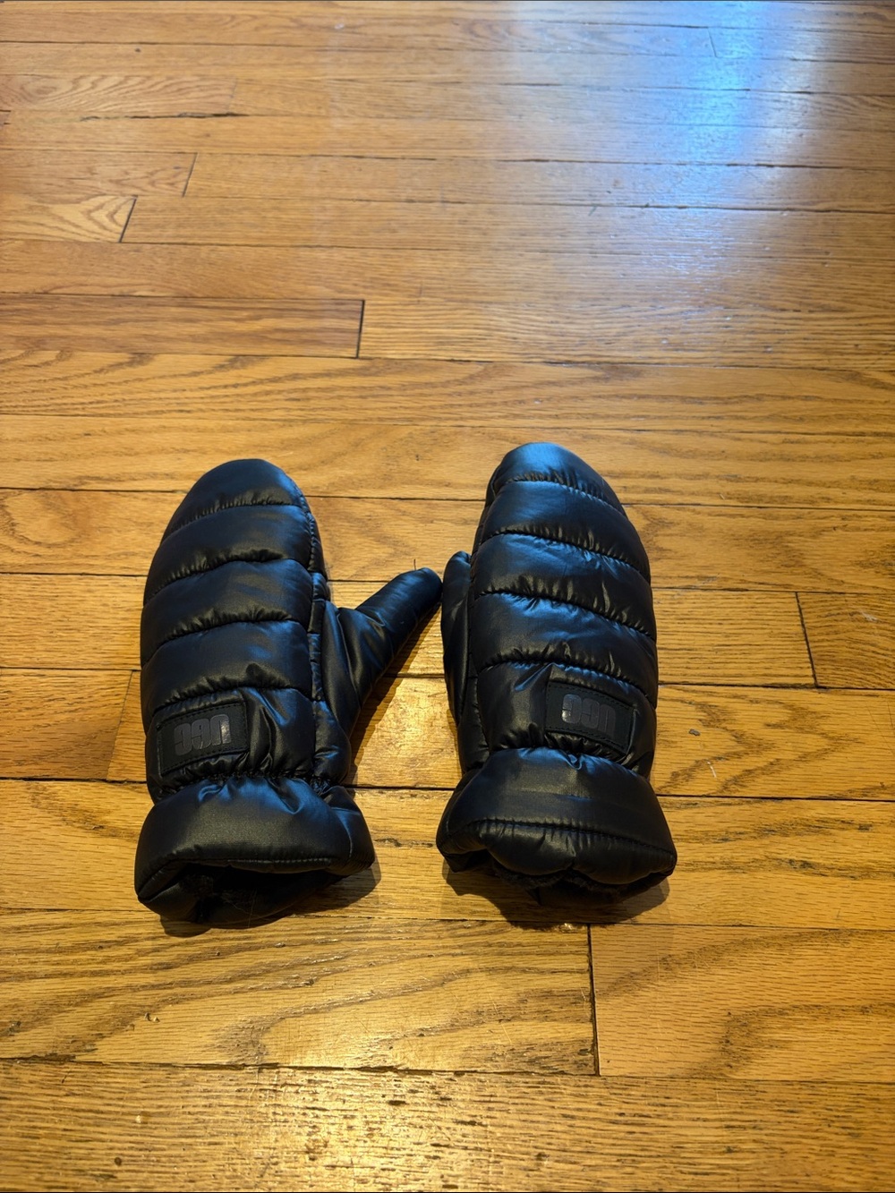 Like New UGG Black Puffy Mittens S/M